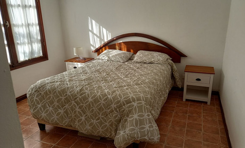 Veanta De Casa De 3 Dormitorios En El Tesoro (ref: Atm-5775)