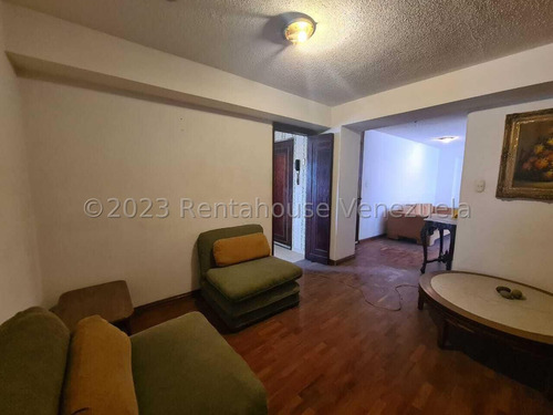 Apartamento Piso Medio 180m² 3h, 2b, 2p, Mls #25-4845 En Venta En Sebucán, Fresco, Iluminado Y Acogedor, Para Remodelar, Con Espectacular Vista Al Ávila Y Excelente Distribución / Isabel Gómez