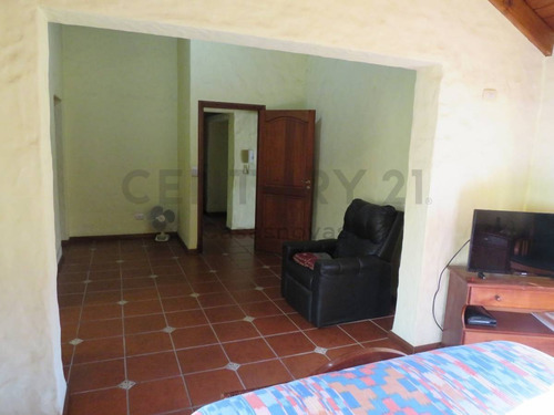 Imagen 13 de 30 de Casa En Venta En Ezeiza Con Pileta Y Casa De Caseros