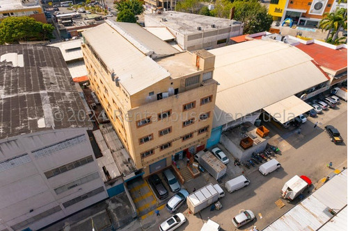 Excelente Edificio Industrial Con Local Comercial En La Trinidad, Codg Mas 24-17255