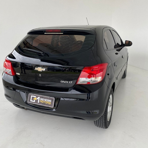 Imagem 4 de 13 de Chevrolet Ônix Flexpower 1.0 Lt 2015