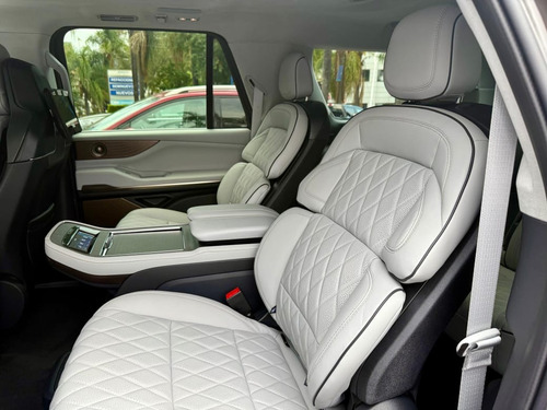 Navigator Ultra Black Label 2025