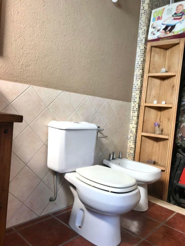 Imagen 26 de 30 de Hermosa Casa De 3 Ambientes Con Jardín Y Piscina En Venta - Turdera