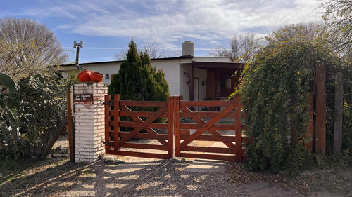 Casa Con Departamento En V. Gral Belgrano