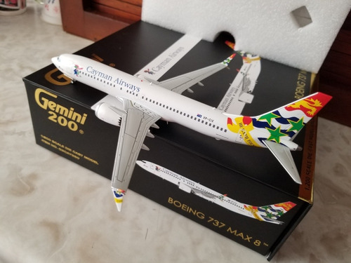 Avion Boeing 737 Max 8 De Cayman Airways Vp-cix Escala 1:200