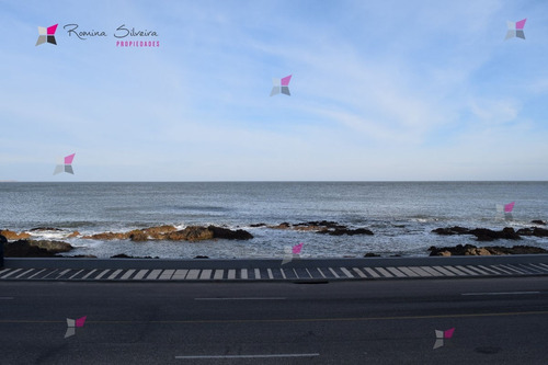 Apartamento En Peninsula, 2 Dormitorios *- Ref: 9653