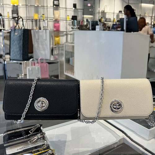 Bolsa Marc Jacobs Wallet On Chain - Preto
