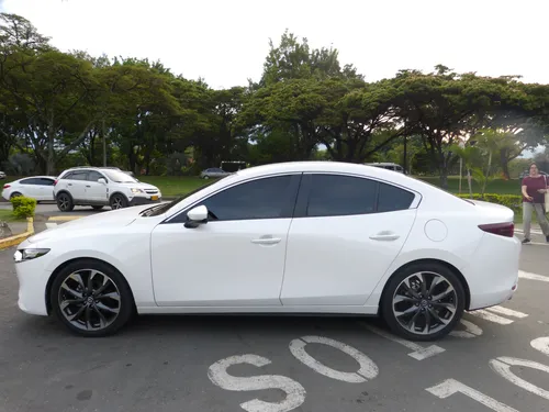 Mazda 3 2.0 Touring