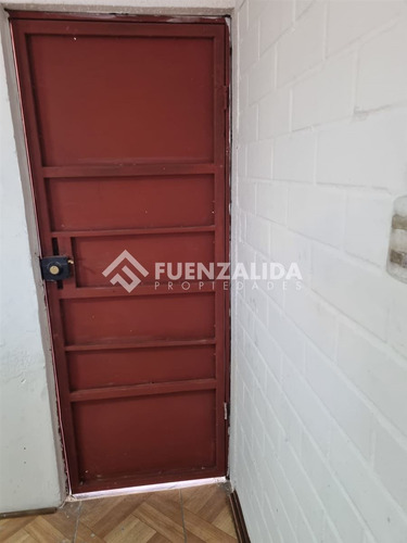 Departamento En Venta De 2 Dorm. En La Pintana
