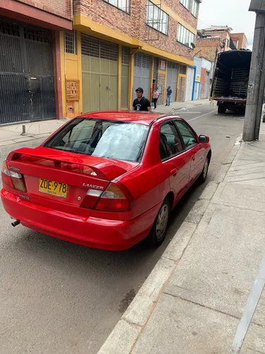 Mitsubishi Lancer 1.6 Glx 5 p