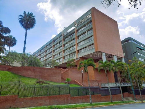 133m2, Apartamento En Los Samanes, Sin Detalles, Hermosas Araes Verdes, Mls#23-3693