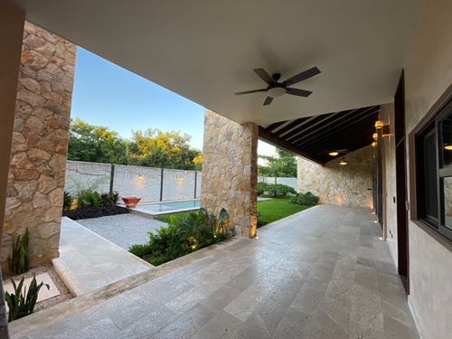 Casa En Venta En Privada Residencial En Temozon Norte, Merida, Yuc.