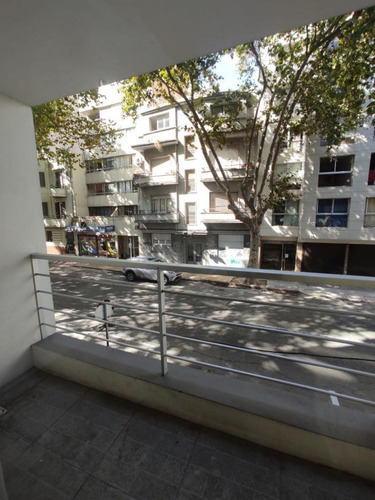 Imagen 6 de 14 de Alquiler Apartamento 2 Dormitorios Con Patio Y Balcon. Centro