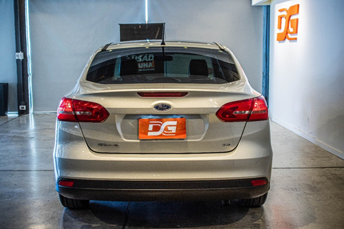 Imagen 11 de 22 de Ford Focus Se 2.0n 77.000km 2016 Gris