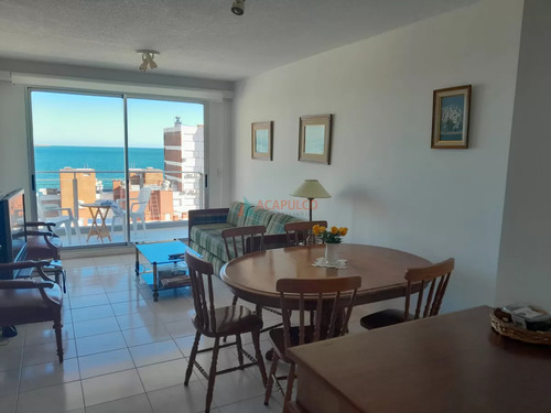 Apartamento En Zona De La Brava A La Altura De La Parada 2. A 100 Metros Y Con Una Excelente Vista .