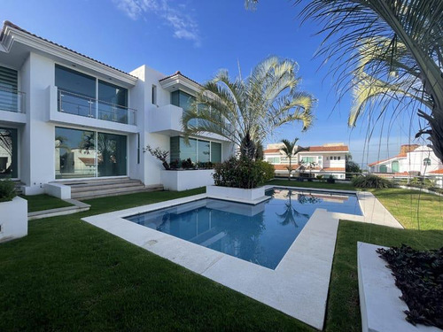 Casa En Lomas De Cocoyoc