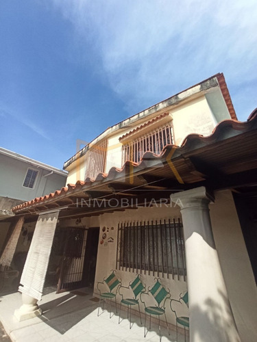 Imagen 1 de 12 de Mk Inmobiliaria Vende Casa En Avenida Principal De La Cooperativa, Maracay. 0414-5865382