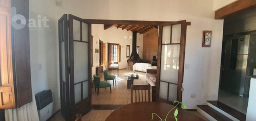 Imagen 4 de 13 de Venta Casa Villa Allende 3 Dormitorios Gran Parque Con Pileta