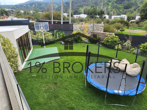 Increible Casa En Exclusivo Condominio De Lo Barnechea