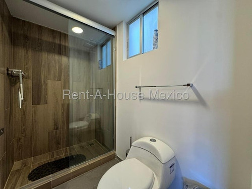 El Refugio. Renta - Penthouse Amueblado, 3 Recámaras, Cuarto De Servicio, Roof
