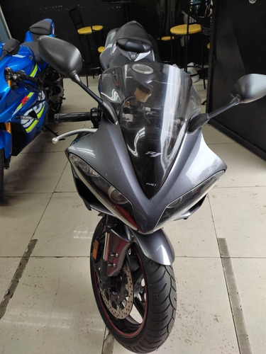 Imagem 2 de 7 de Yamaha Yzf R1