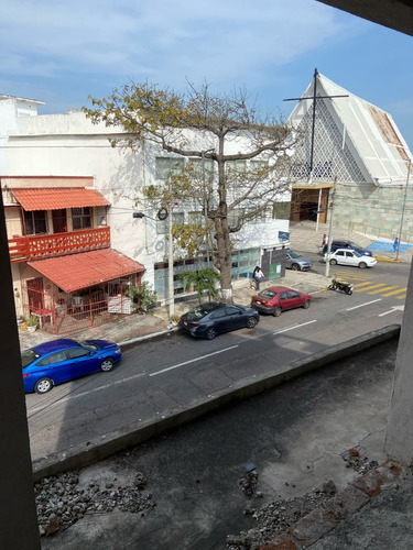 Hotel / Edificio Comercial Junto A Terminal Ado Veracruz Puerto En Venta/renta