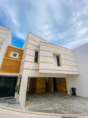 Yosmar & Fernando En Venta Exclusivo Y Lujoso Townhouse Amoblado En Terrazas Del Country Res Mykonos