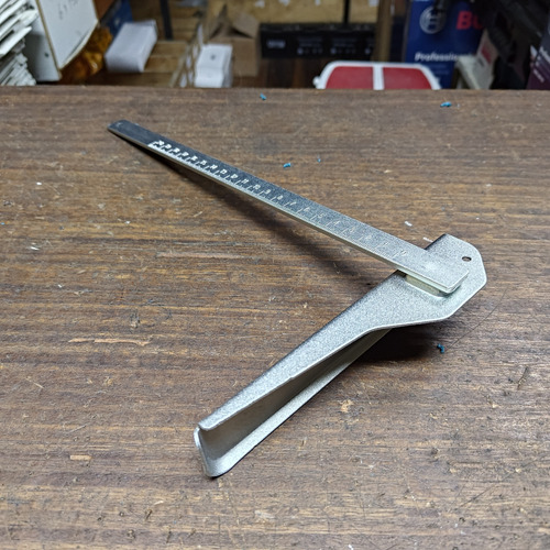 Guia De Metal Para Sierra Circular 20cm X 16mm Espesor