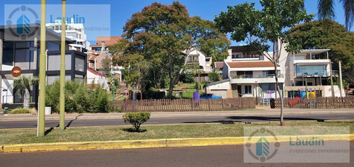 Imagen 4 de 13 de Se Vende Importante Casa Frente A Costanera - Posadas