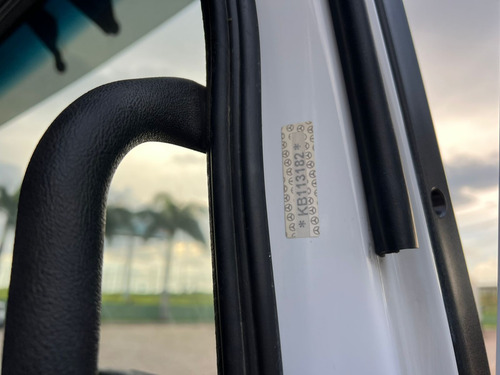 Mercedes-benz Axor 1933 - 4x2 - 2019 - Leito Teto Alto