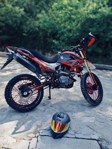 Motocicleta Veloci Xeverus Pro 300 2024 Color Rojo