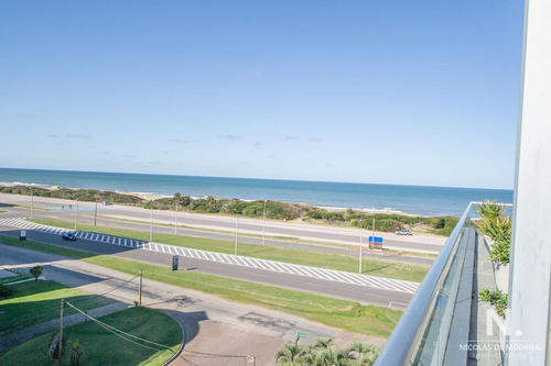 Penthouse En Playa Brava, Punta Del Este En Primera Línea Frente Al Mar