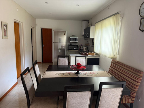 Venta Casa Con Parque Pileta, Parque Leloir, Ituzaingo.