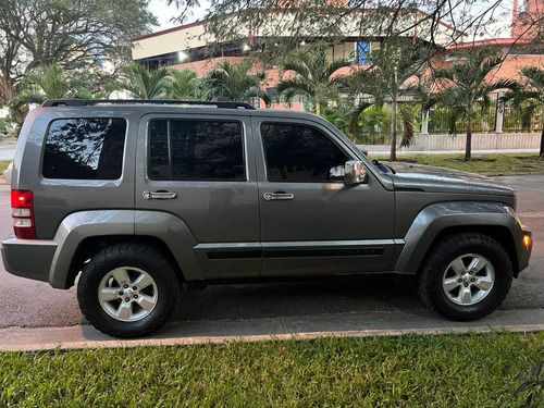 Imagen 4 de 15 de Jeep Cherokee 4x4