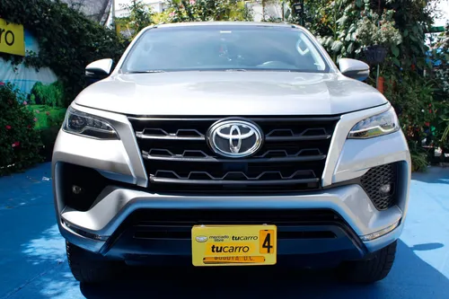 Toyota Fortuner 2.4 4x2 At 2021