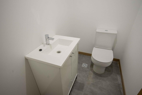 Departamento De 2 Ambientes Con Cochera Y Baulera En Venta En Acassuso