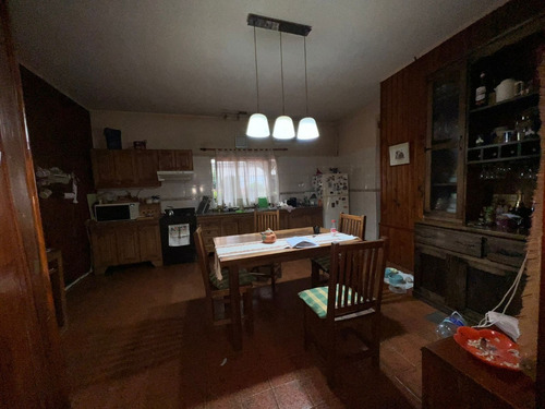 Imagen 10 de 30 de Casa Venta Monte Castro 4 Ambientes