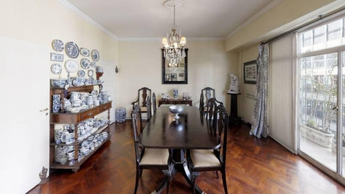 Montevideo Y Posadas - Excelente Piso De Categoría En Recoleta