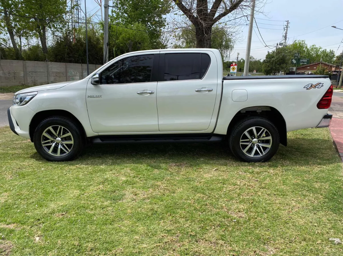 Toyota Hilux 2.8 Cd Srx 177cv 4x4 At