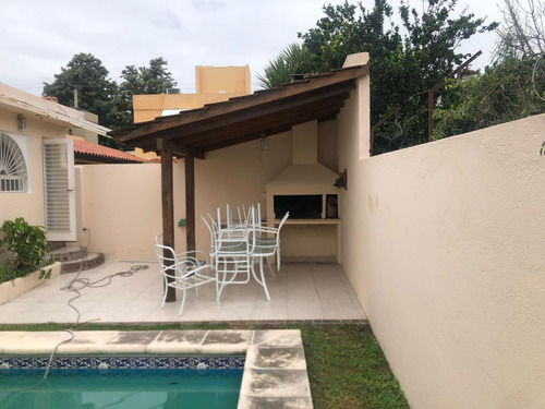 4 Dorm - Consultorio Independiente - Escritorio - Quincho - Pileta