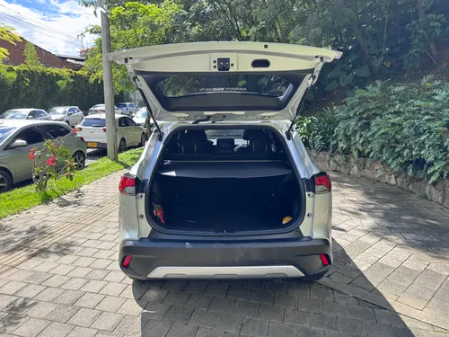 Toyota Corolla Cross 2022 Seg 1.8cc Hibrido At 15.000kms