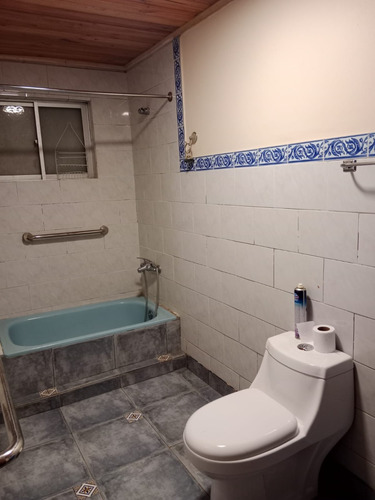 Exclusiva Residencia De 350 M² Con Piscina Y Quincho.
