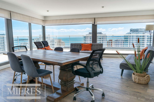 Pent-house 2 Dormitorios En Venta- Playa Mansa (ref: Atm-7398)