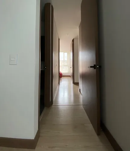 Moderno Apartamento En Cedritos Luz Natural, Ubicación Privilegiada Y Tranquilidad Total