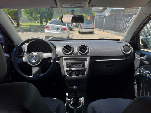 Volkswagen Voyage 1.6 Comfortline 101cv 2013
