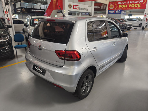 Volkswagen Fox 1.6 MSI TOTAL FLEX CONNECT 4P I-MOTION