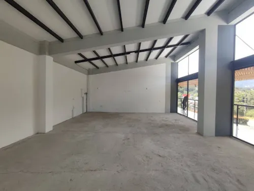 Locales En Arriendo Veredad Don Diego 643-8292437