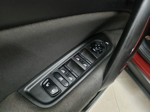 Imagem 12 de 14 de Fiat Toro Freedom 1.8 At6 4x2 Flex Automático 2018 2019