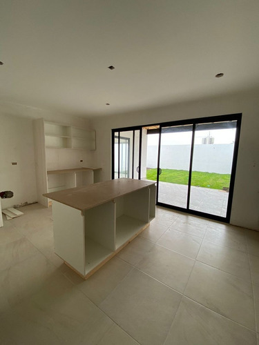 Imagen 5 de 15 de Residencia En Lomas De Juriquilla, Jardín, 3 Recamaras, Sal