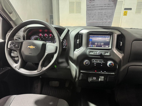 Chevrolet Silverado 4.3 V6 1500 WT Cabina Regular 4x2 At